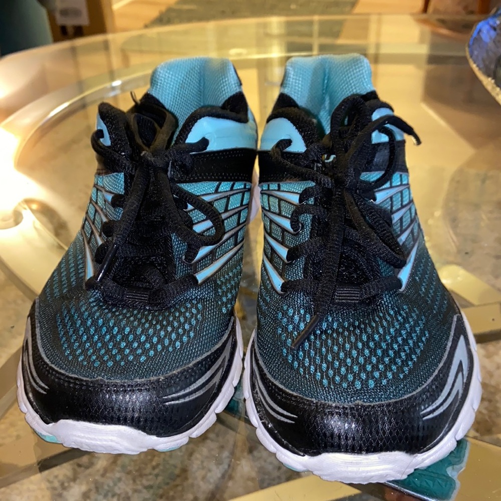 FILA Womens Tennis Shoes - size 7